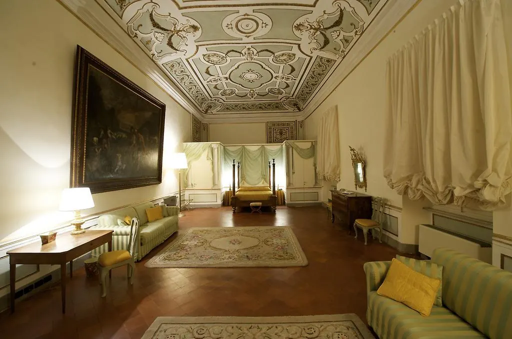 Bed and Breakfast Palazzo Tucci Residenza D'Epoca Lukka 4*,