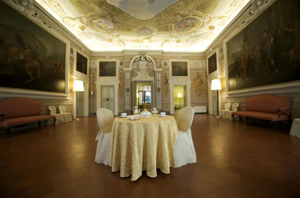 Bed and Breakfast Palazzo Tucci Residenza D'Epoca Lukka