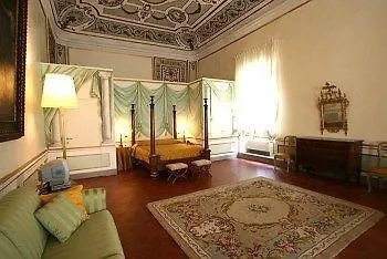 Bed and Breakfast Palazzo Tucci Residenza D'Epoca Lukka Nocleg ze śniadaniem