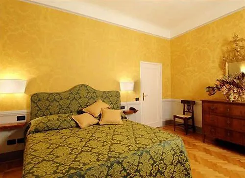 **** Bed & Breakfast Palazzo Tucci Residenza D'Epoca Lucca Italy