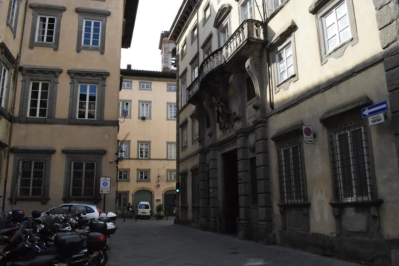 Bed and Breakfast Palazzo Tucci Residenza D'Epoca Lukka