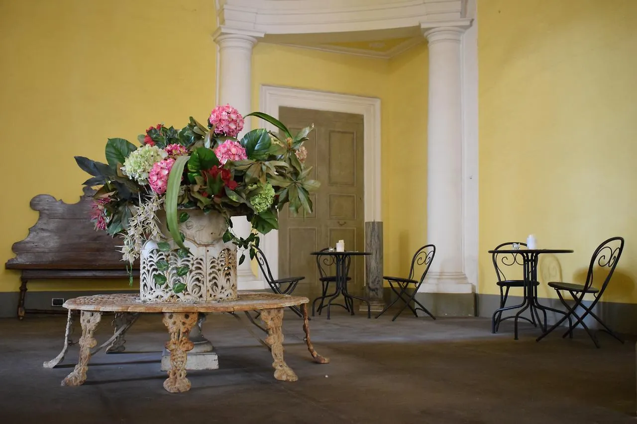 Nocleg ze śniadaniem Bed and Breakfast Palazzo Tucci Residenza D'Epoca Lukka
