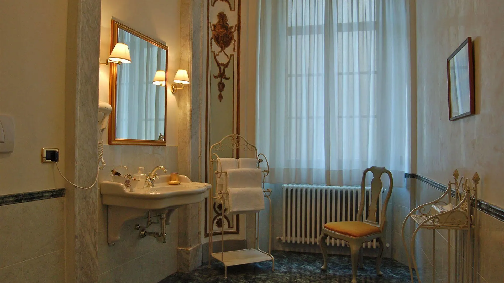 Bed and Breakfast Palazzo Tucci Residenza D'Epoca Lukka